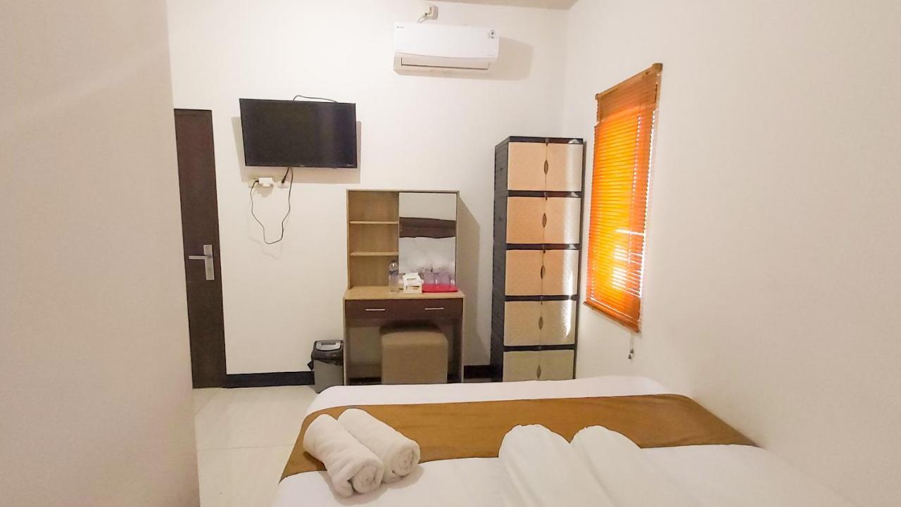 Merr 57 Surabaya Exterior foto